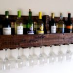 Фото-идея подставки для вина из дерева