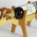 Фото-идея подставки для вина из дерева
